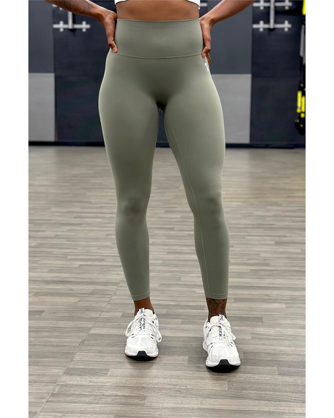 INSPIRE SOFT SEAMLESS LEGGINGS - ARMY GREEN